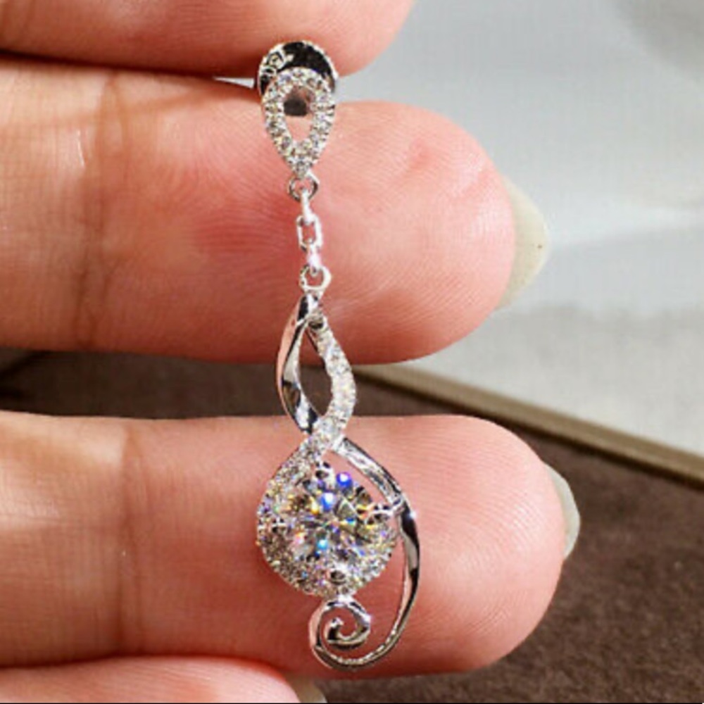 New 925 Sterling Silver Beautiful ๐ผ Earrings - Picture 3 of 6